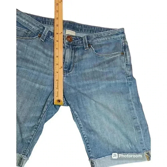 Banana Republic Women's Size 28 Denim Bermuda Shorts Cuffed Distressed Hem - Picture 5 of 11